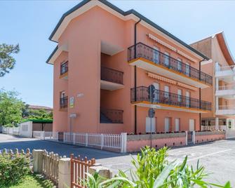 Appartamenti Calligher - Bibione - Building
