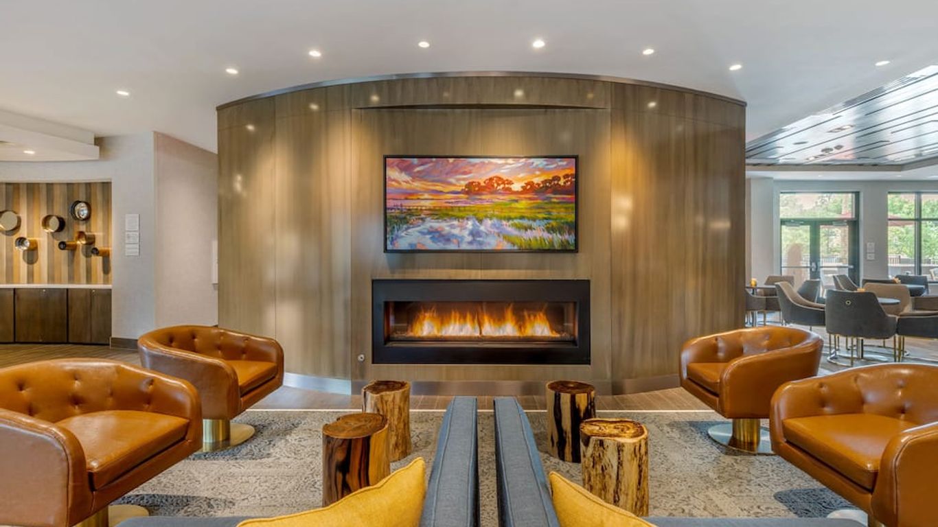 DoubleTree by Hilton Charleston Riverview