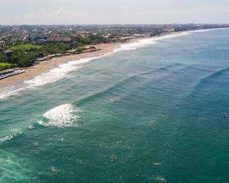 Saren Guest House Bali - North Kuta - Vista del exterior