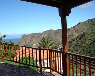 Ibo Alfaro Hotel Rural - Hermigua - Balcony