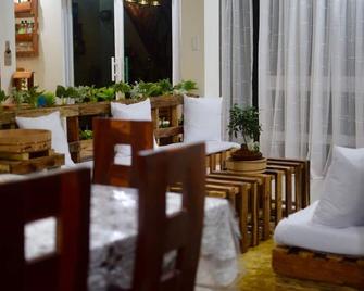 La Casa Blanca By The Beach - Baler - Baler - Restaurante