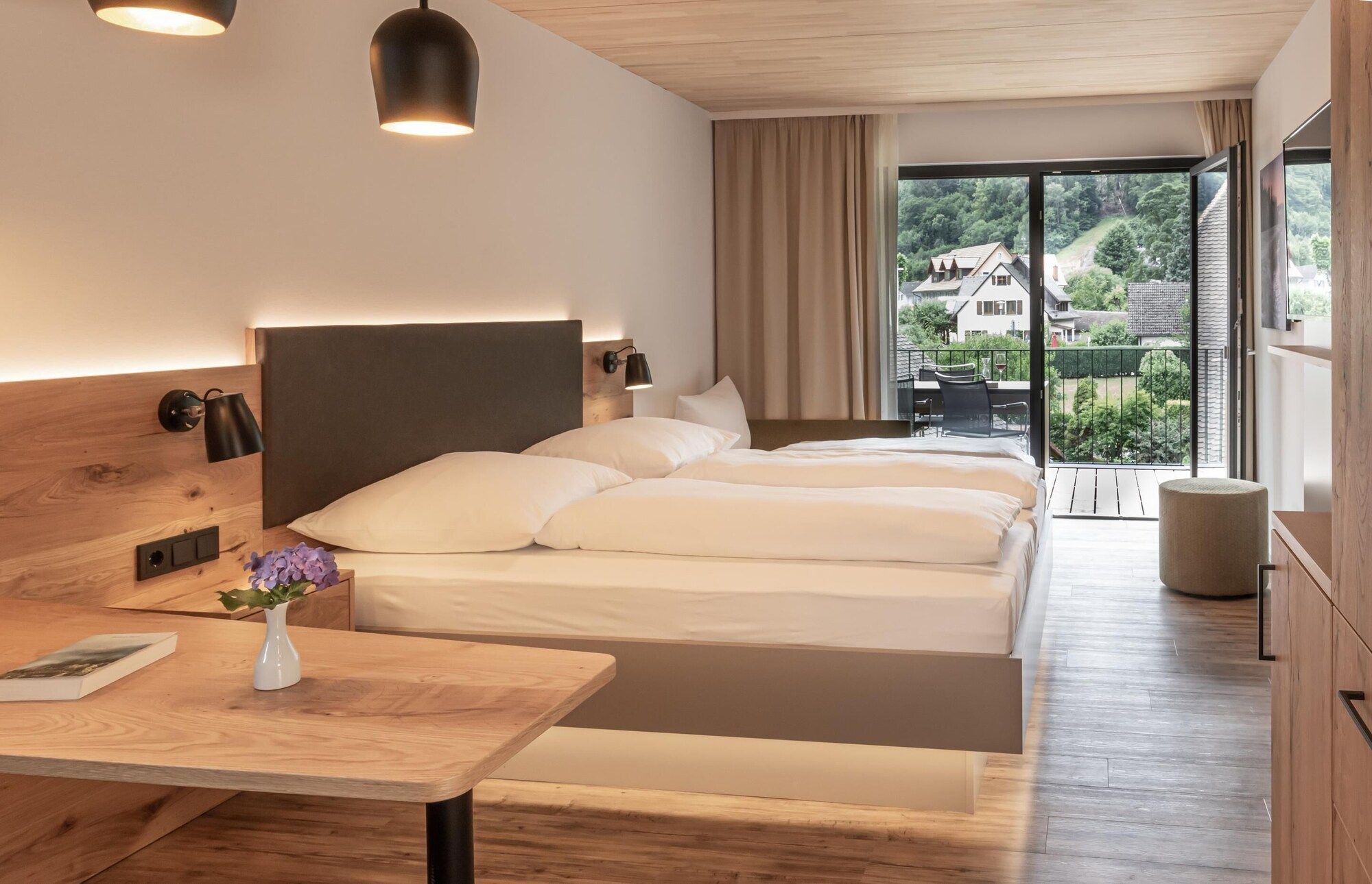 Schwarzwaldgasthof Zum Goldenen Adler - Oberried - Schlafzimmer