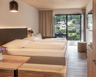 Schwarzwaldgasthof Zum Goldenen Adler - Oberried - Schlafzimmer