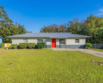 Charming 3-bedroom house in enjoyable Palatka, FL - Palatka - Gebouw