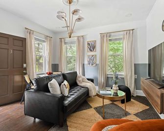 Druid Dreamscape - Atlanta - Living room