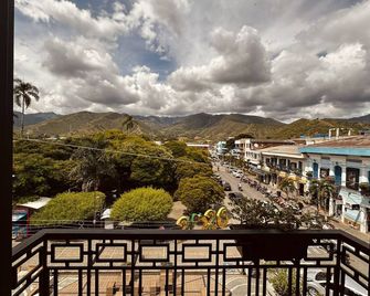 Hotel Casa Volga - La Tulia - Balcón