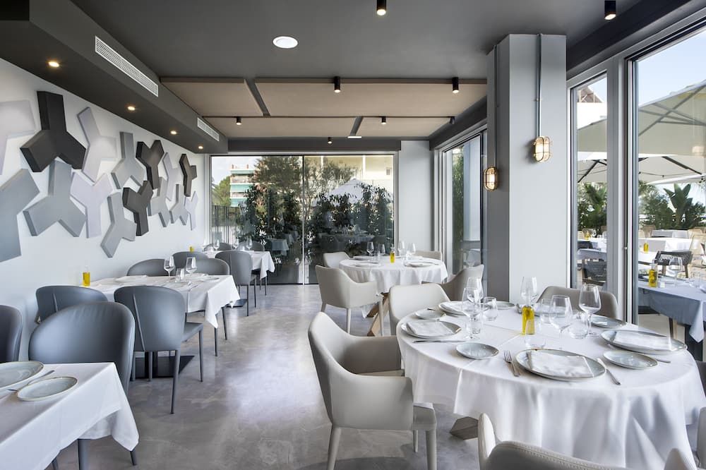 Hotel Boutique Donna - קאסטלדפלס - מסעדה
