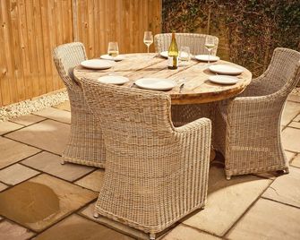 1 Kingswood Cottage, Pet Friendly, With Hot Tub In Lapworth - Solihull - Patio