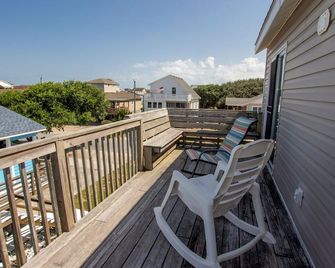Oceanside, Hot Tub, Close to beach, KD231, WindOver - Kill Devil Hills - Balcony