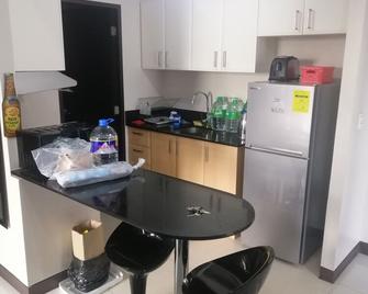 2 Bedroom Apartment! - Quezon City - Kitchen