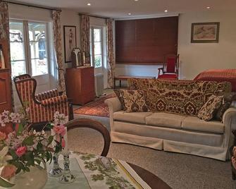Blythcliffe - Akaroa - Living room