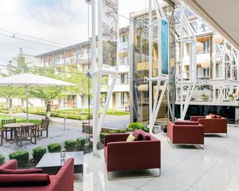 Novotel Queenstown Lakeside - Queenstown - Patio