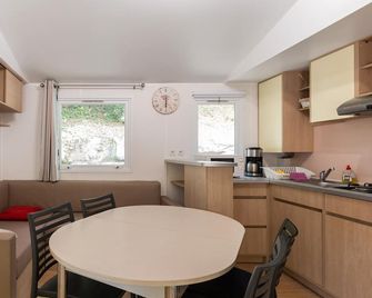 Camping Midi - mobil home 6-8 pers - Vallon-Pont-d'Arc - Κουζίνα