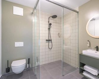 Arbio I Freiburg Apartments - Freiburg im Breisgau - Bathroom