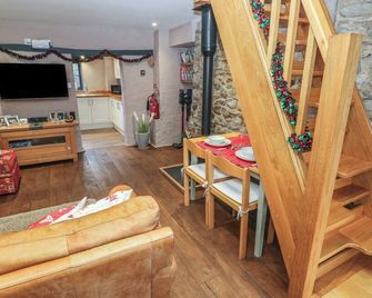 Stable Cottage - Pembroke - Living room