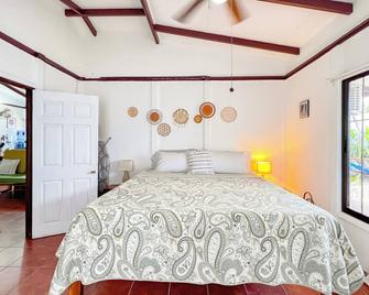 Casa Quixote - 3 Bed, AC, Steps to Town - Cahuita