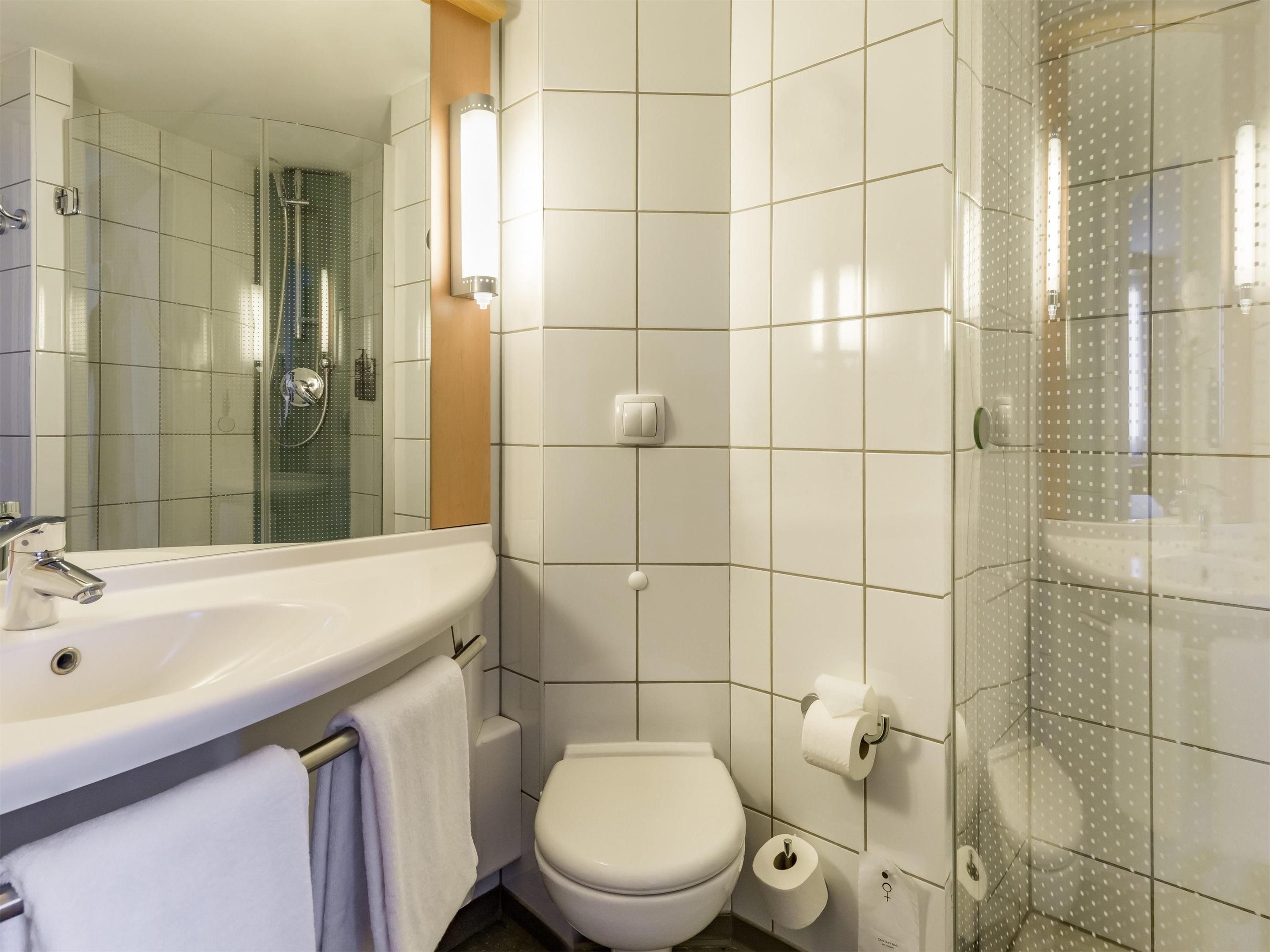 ibis Warszawa West Station