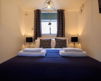 Moray Court - a studio that sleeps 2 guests in 1 bedroom - Chester - Bedroom