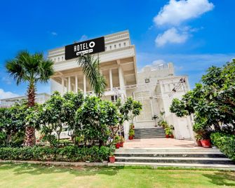 Hotel O Ansal Sushant City Formerly Oak Tree - Meerut - Building