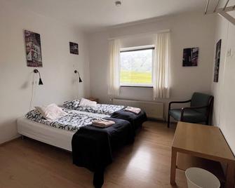 Grund í Grundarfirði Economy Guesthouse - Grundarfjordur - Habitación