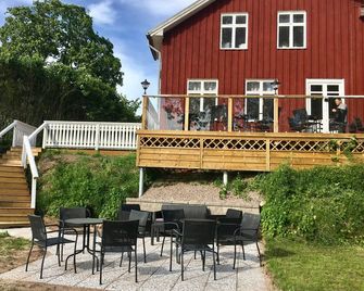 Husby Wärdshus - Husby - Patio