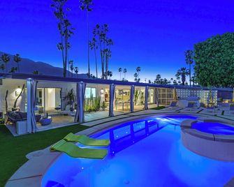 Deepwell Dream Home - Modern Luxury, Close to Everything, Amazing Location - Palm Springs - Pool