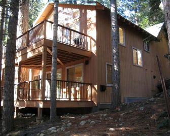 Exceptional Riverside Cabin Rental in the Trees near Pinecrest Lake, California - Strawberry (Tuolumne County) - Building