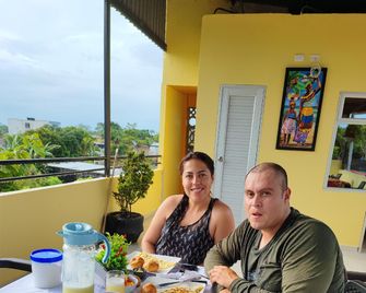 Hotel Dopin House - Leticia - Kitchen