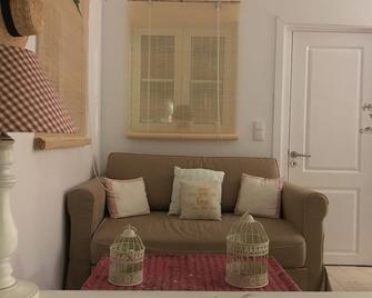 Lisbon Cozy House w/Garden and Pool - Barcarena - Salon