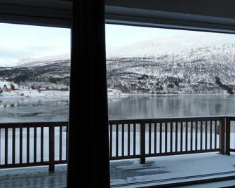 Arctic Inn - Årstein - Balcón