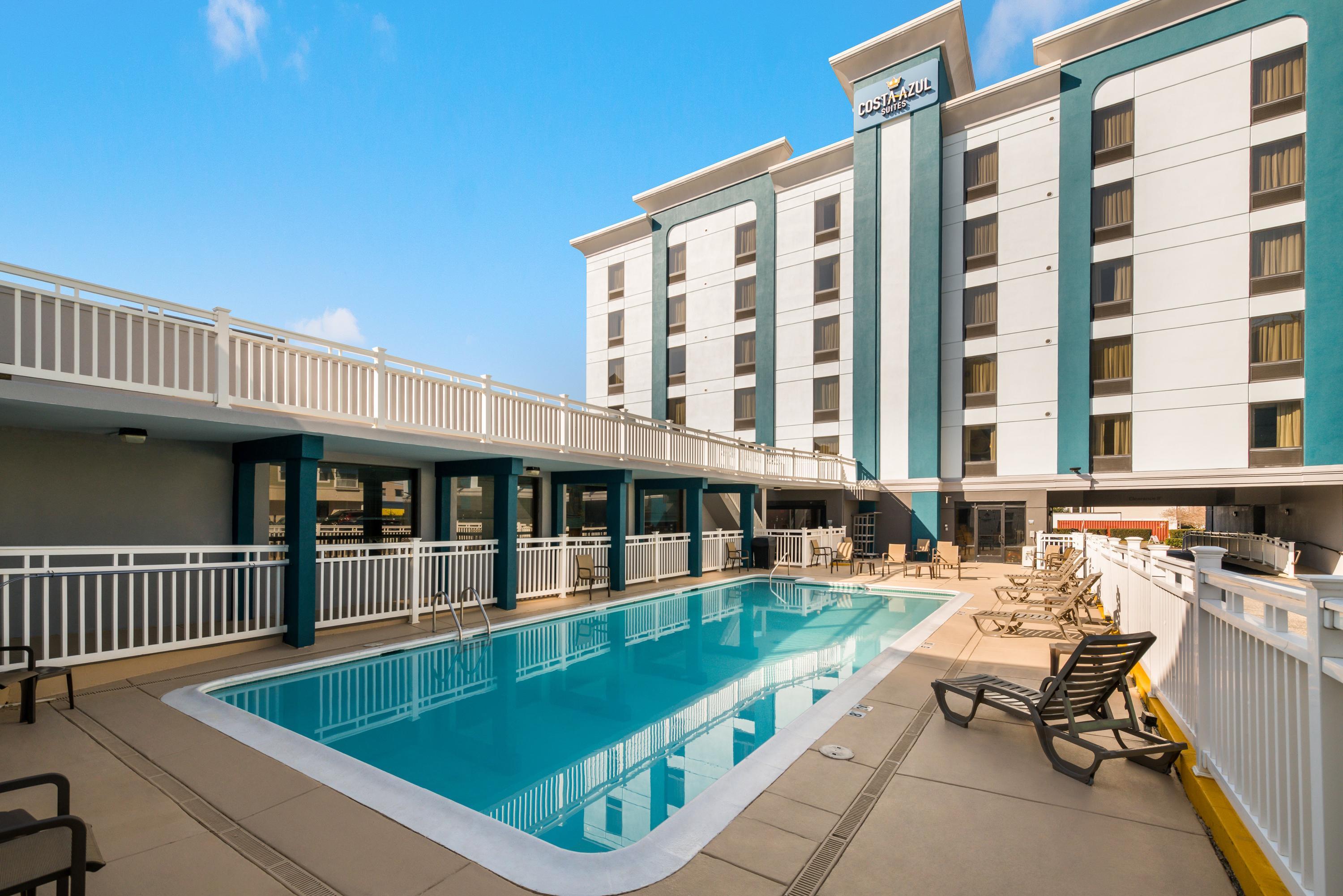 Experience Comfort and Convenience at Clarion Suites VA Beach