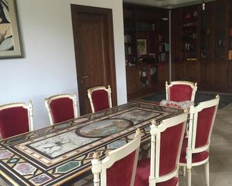 A house on the nature reserve - Pignola - Sala pranzo
