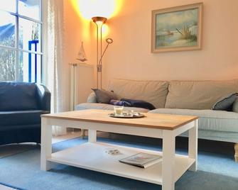 Achtern Diek Haus 12d Wohnung 1 - Zingst - Living room