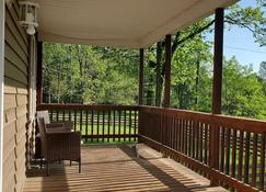 A Happy Place-River Access,beautiful Views Only 15 Minutes To Town - Luray - Varanda