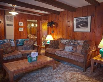 Claryville Cabin with 1,500 ft Trout River in the Catskill Mountains - Claryville - Sala de estar