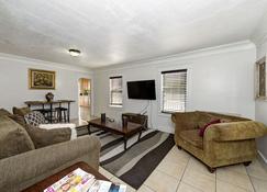 Beautiful Vintage Home - Long Beach