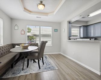 3-bedroom cottage Gulfport Beach - Gulfport - Dining room