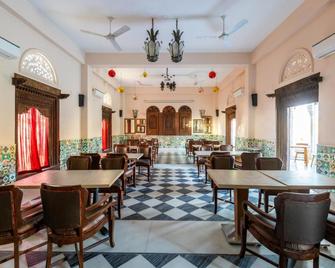 Vivaana Culture Hotel - Mandāwa - Ресторан