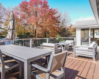 Lakefront Family Retreat in Wolfeboro - Wolfeboro - Balcón