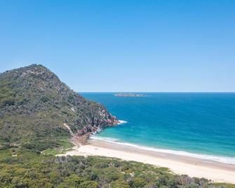 Seaside Haven, 3-62 Tomaree Rd - Wi-Fi and perfect for families - Shoal Bay - Strand