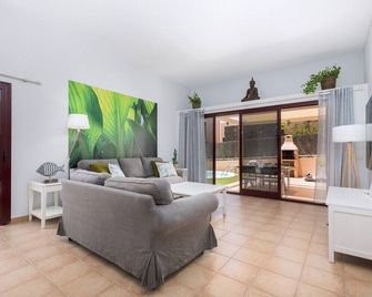 Home2Book Charming Private Pool Aloha Beach Villa - Lajares - Sala de estar