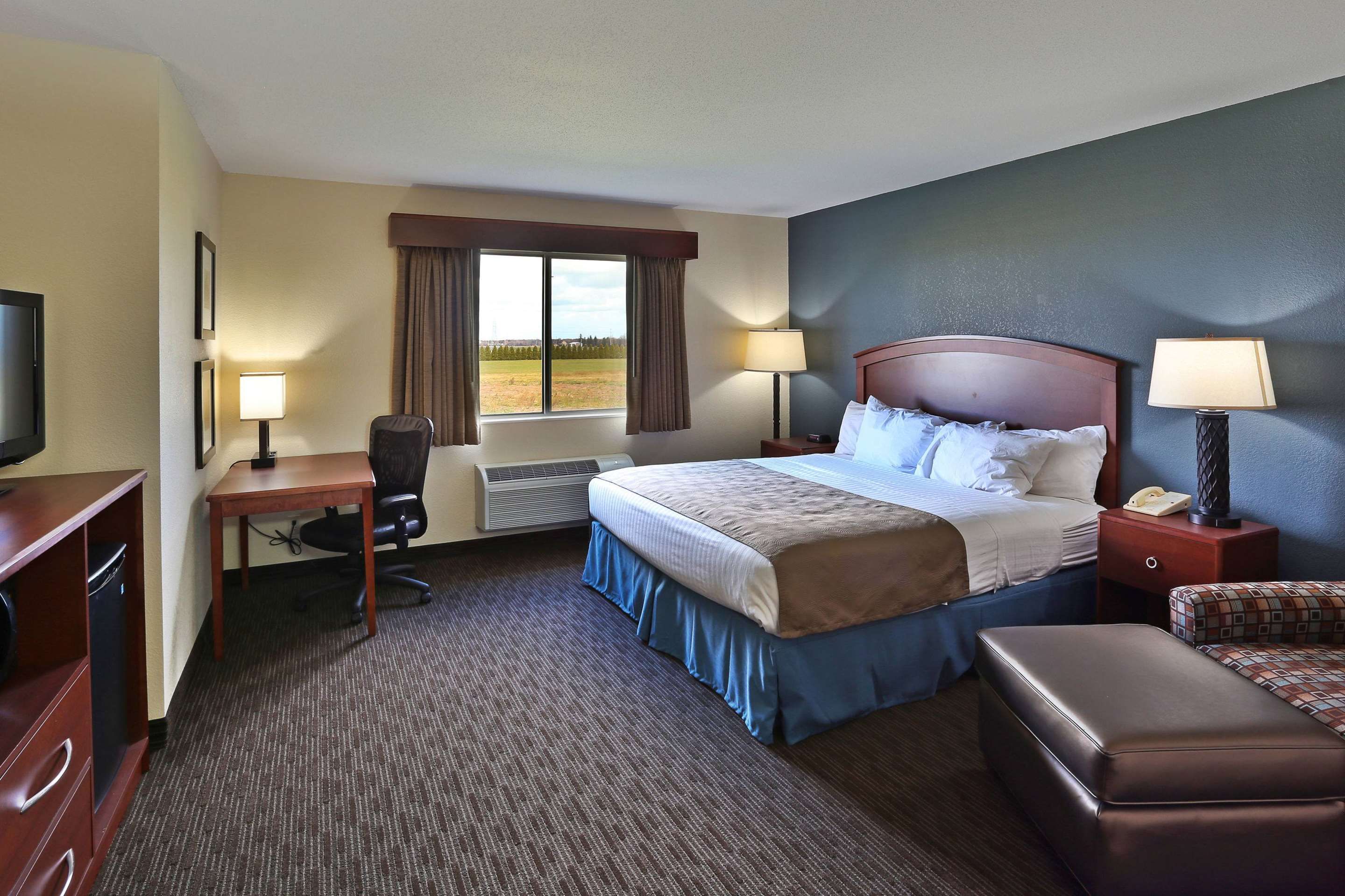 AmericInn by Wyndham Bay City - Bay City - Soveværelse