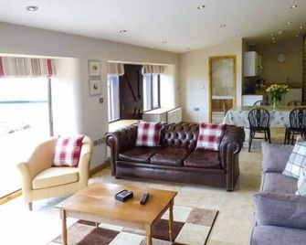 Upper Greenhills Farm - Leek - Huiskamer