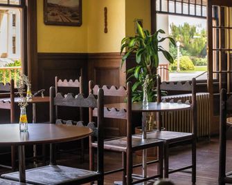 Winnedumah Hotel - Independence - Restaurant