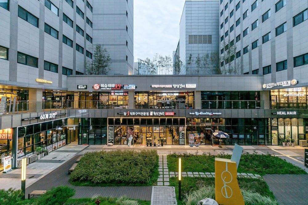 هاورد جونسون باي ويندام إنشيون أيربورت