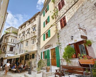 Studios Belvi - Kotor - Gebäude