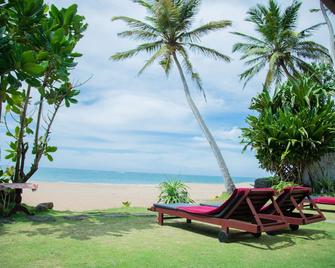 Ocean of Life Ayurveda Hotel - Induruwa - Pláž