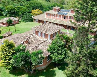 Pousada Xodó das Montanhas - Córrego do Meio - Edificio