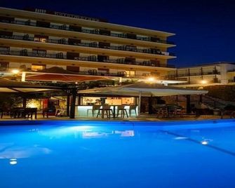 Merope Hotel - Karlovasi - Piscina