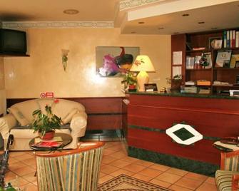 Albergo Il Cochino - Montale - Recepción